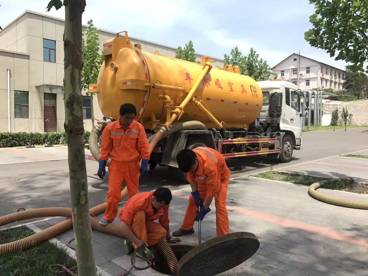 岚皋化粪池清理与5-8吨吸粪车施工效率分析